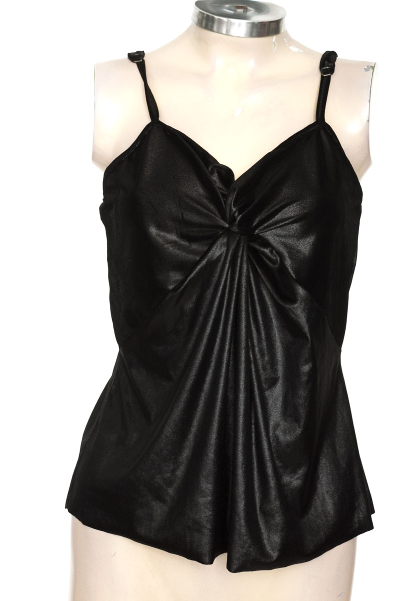 Top / Camiseta color Negro - ELA