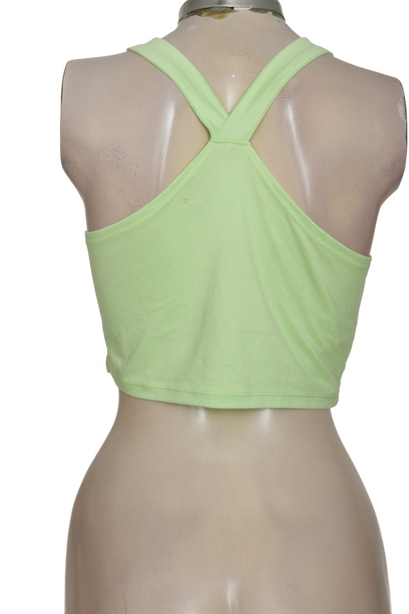 Top / Camiseta color Verde - Azzorti
