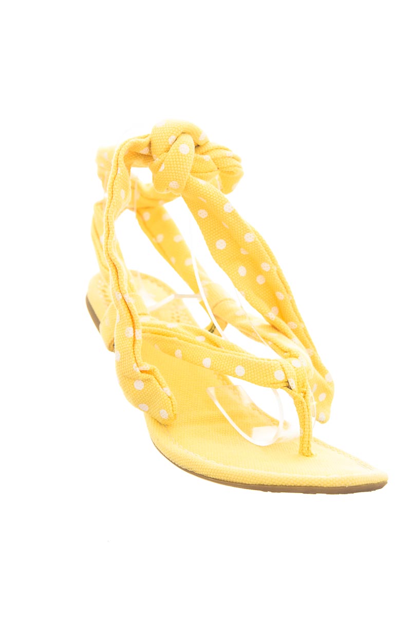 Zapatos color Amarillo - Zara | Closeando ®