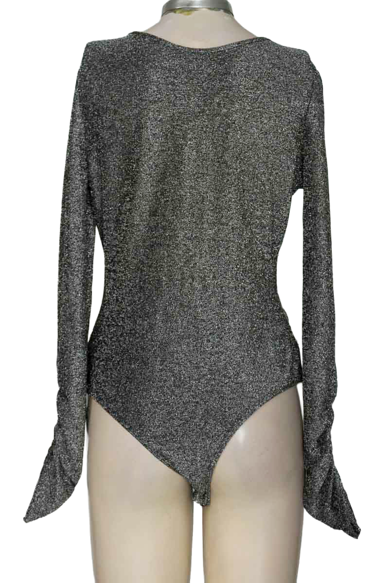 Blusa color Plateado - Closeando