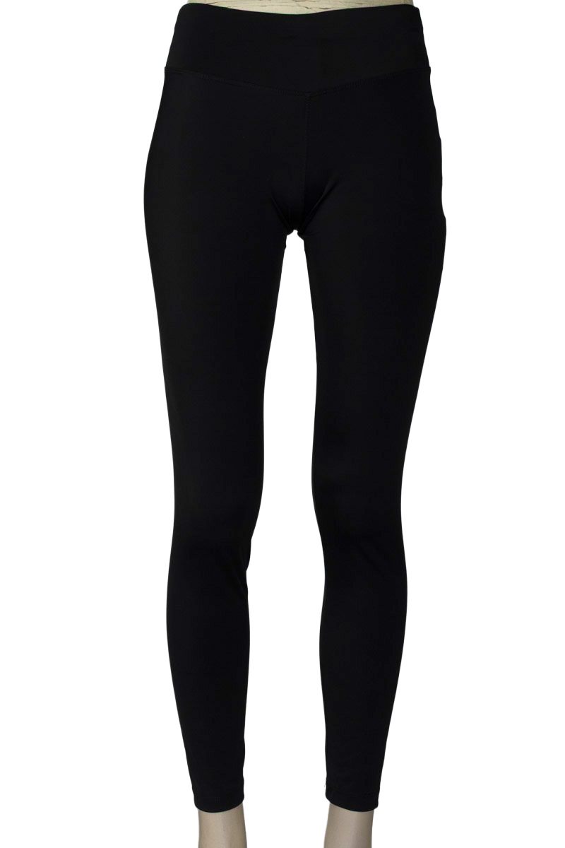 Ropa Deportiva / Salida de Baño color Negro - Closeando