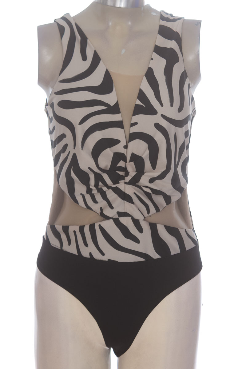 Top / Camiseta color Beige - Diana Nascimiento
