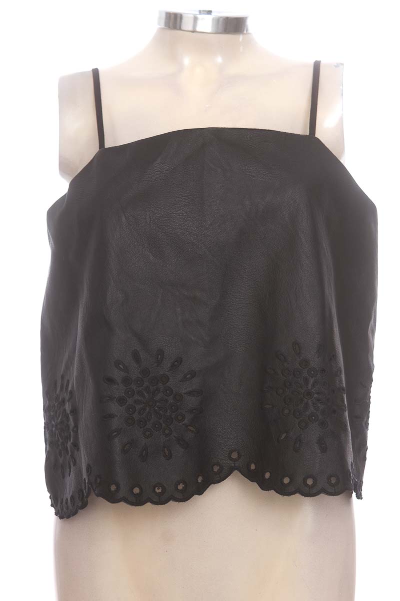 Top / Camiseta color Negro - Basement