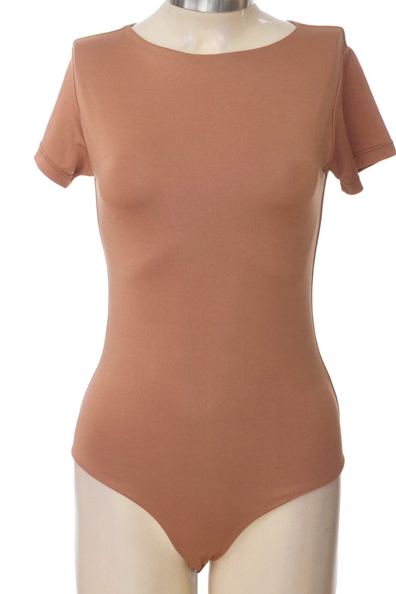 Top / Camiseta color Beige - Closeando