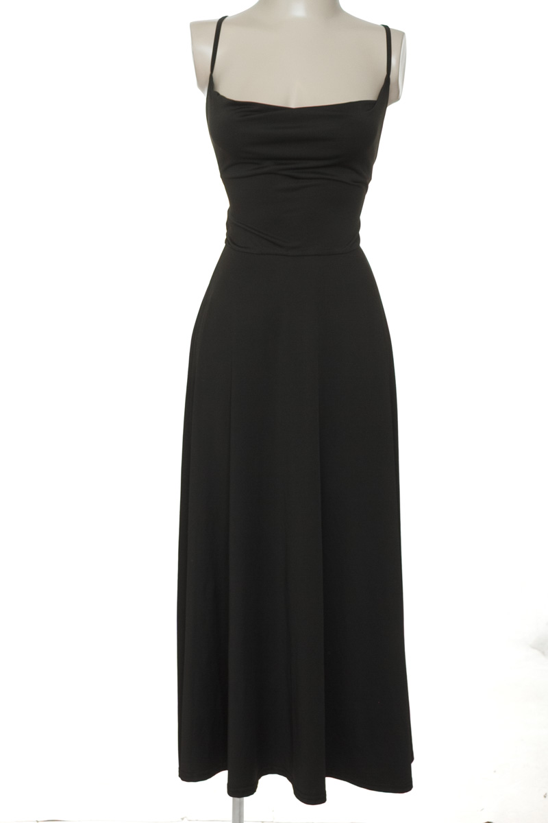 Vestido / Enterizo color Negro - Closeando