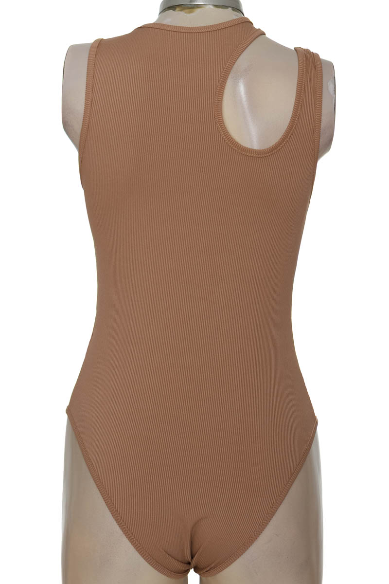 Top / Camiseta color Beige - Closeando