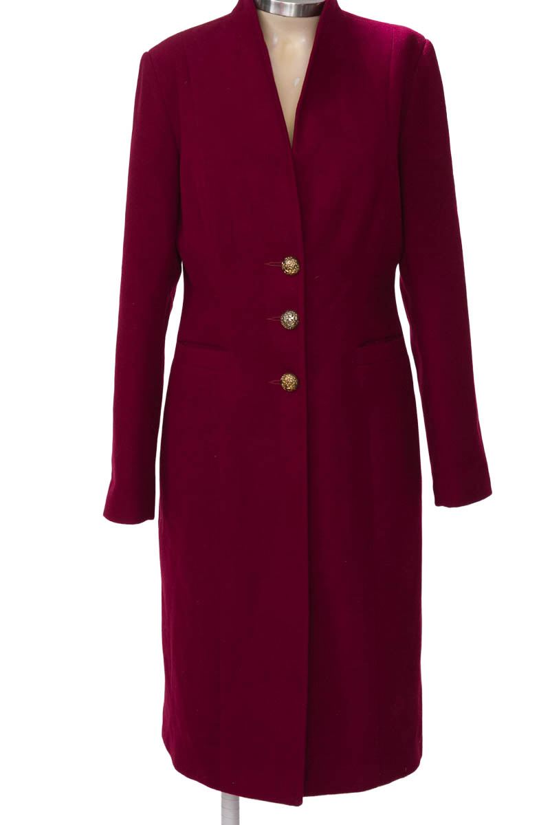 Chaqueta / Abrigo color Vinotinto - Confema