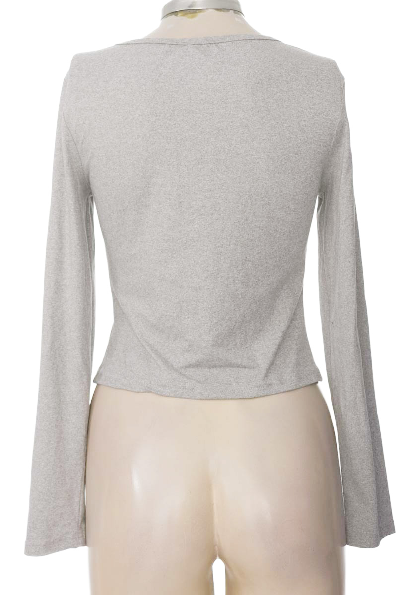 Top / Camiseta color Gris - Closeando