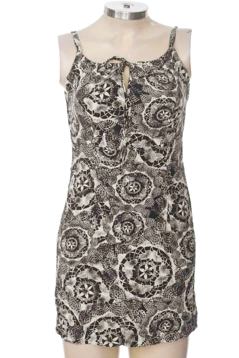 Vestido / Enterizo color Gris - Closeando