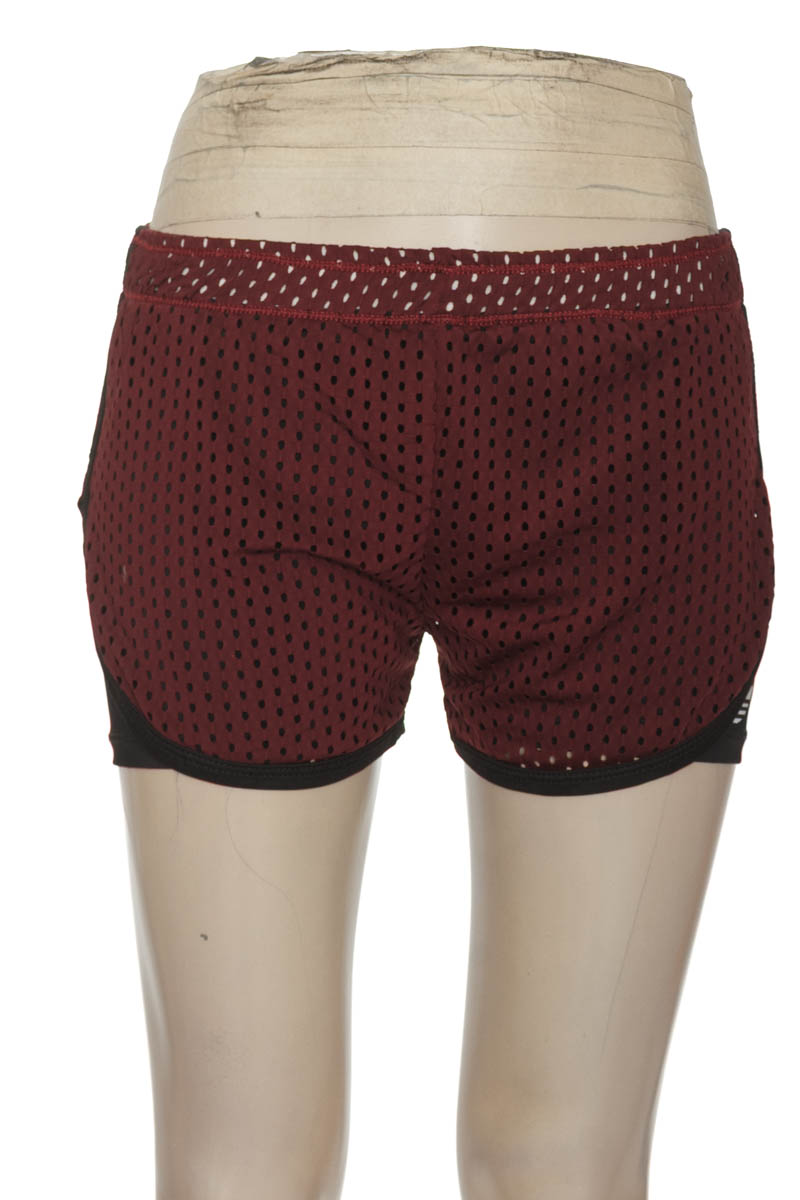 Ropa Deportiva / Salida de Baño color Vinotinto - Closeando