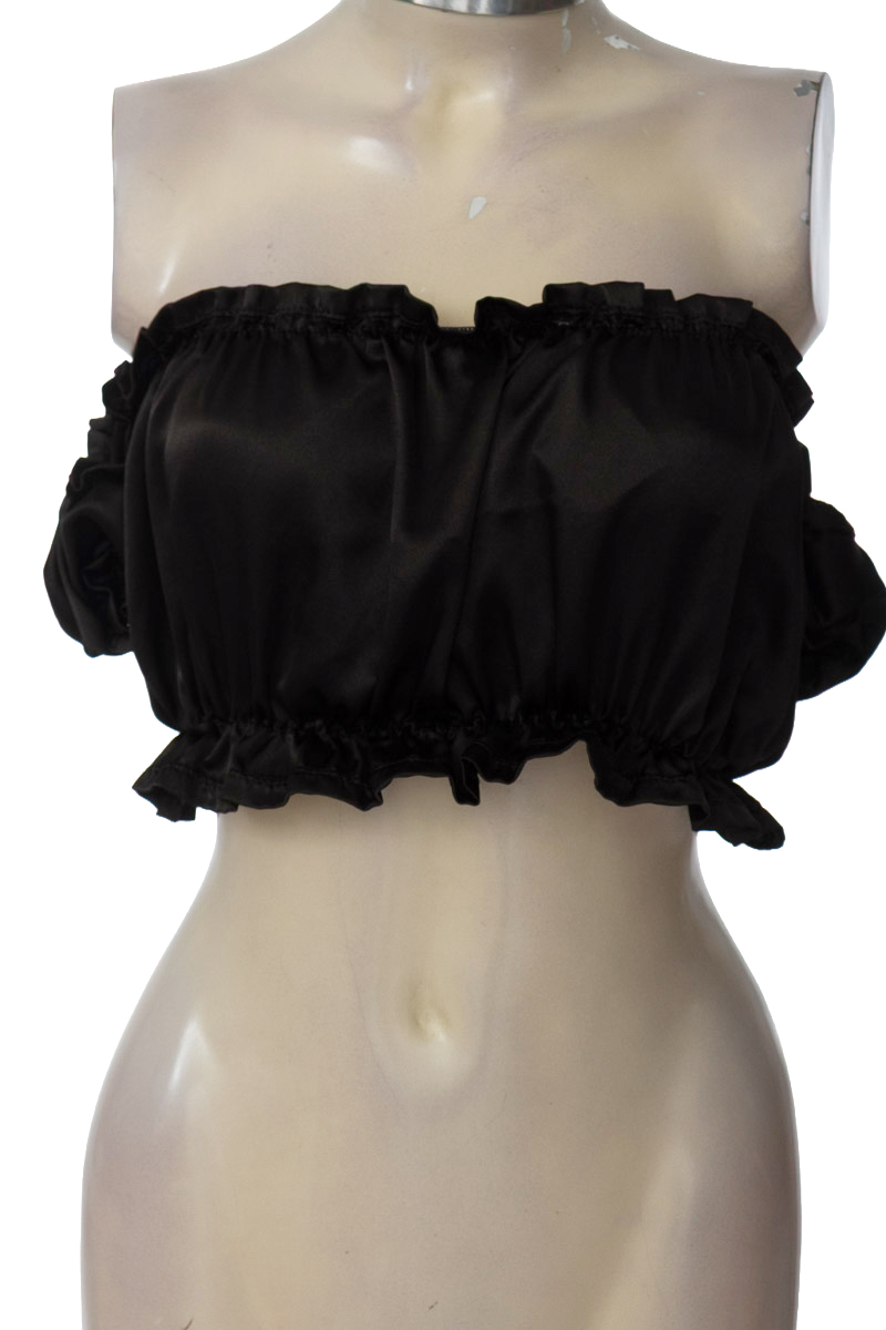 Top / Camiseta color Negro - Closeando