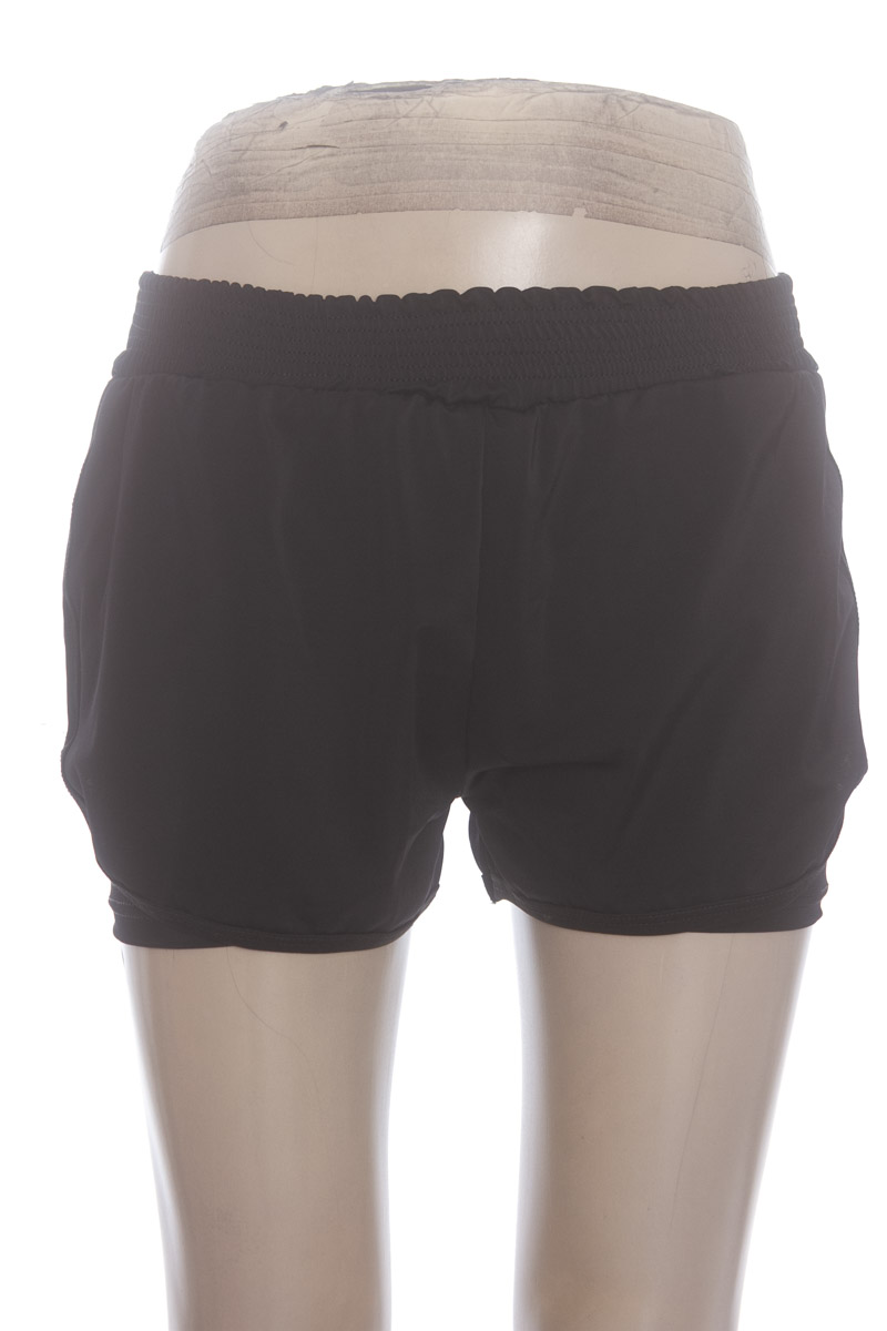 Ropa Deportiva / Salida de Baño color Negro - Closeando