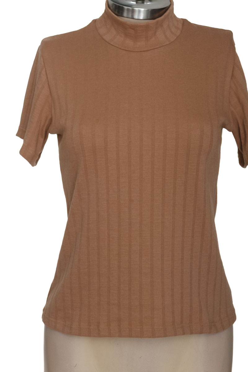 Top / Camiseta color Beige - Closeando