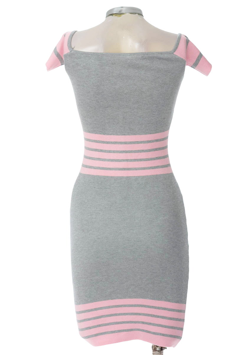 Vestido / Enterizo color Gris - Closeando