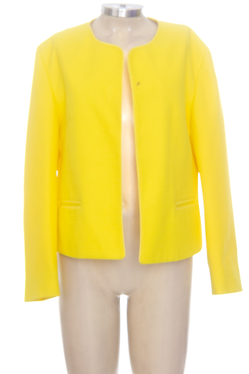 Chaqueta / Abrigo color Amarillo - Aventura