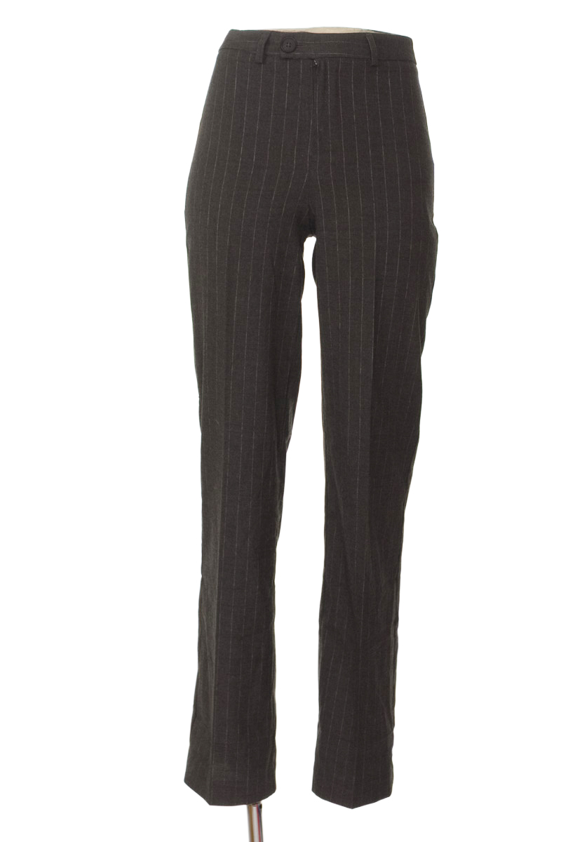 Pantalones color Gris - Stradivarius