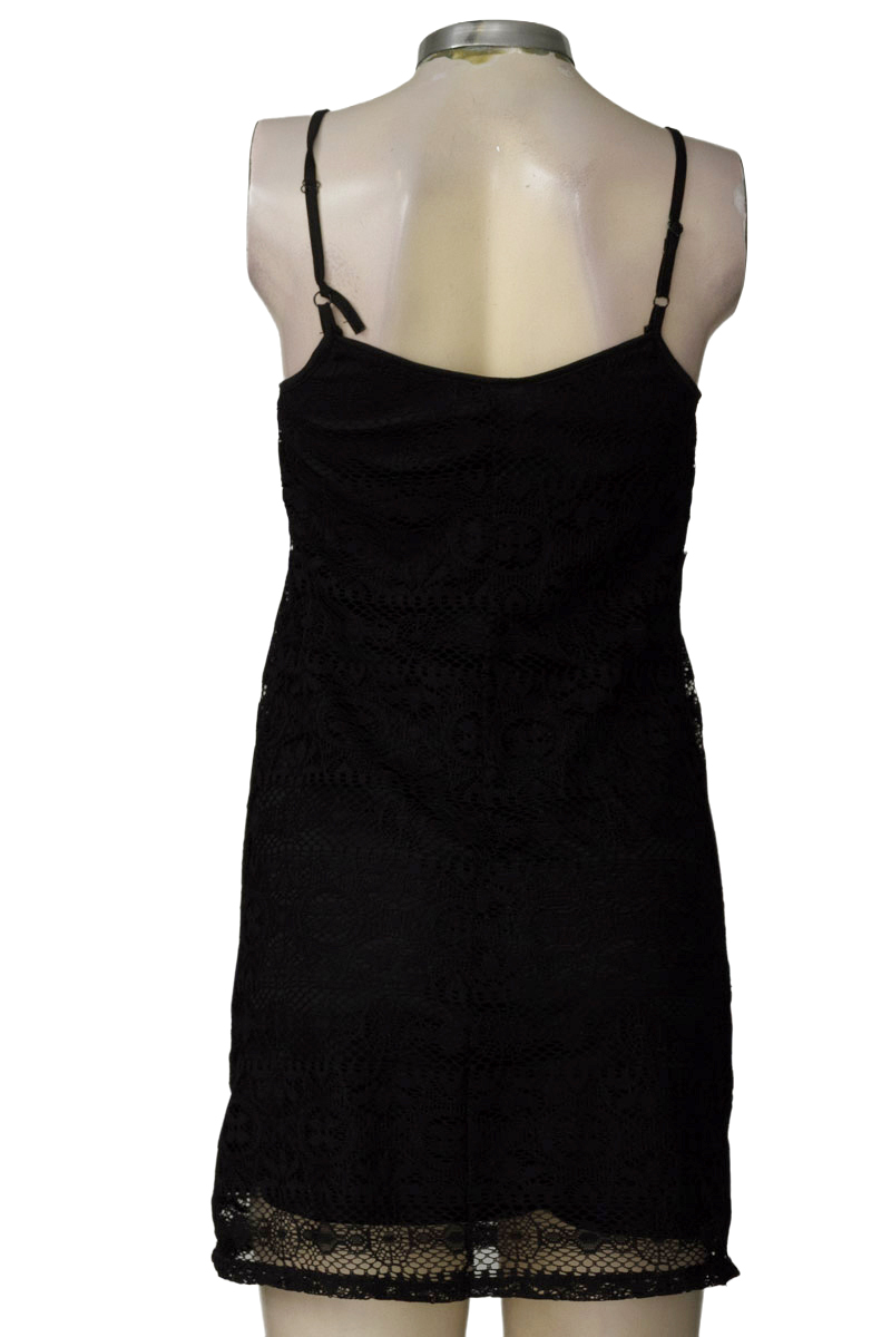 Vestido / Enterizo color Negro - Closeando