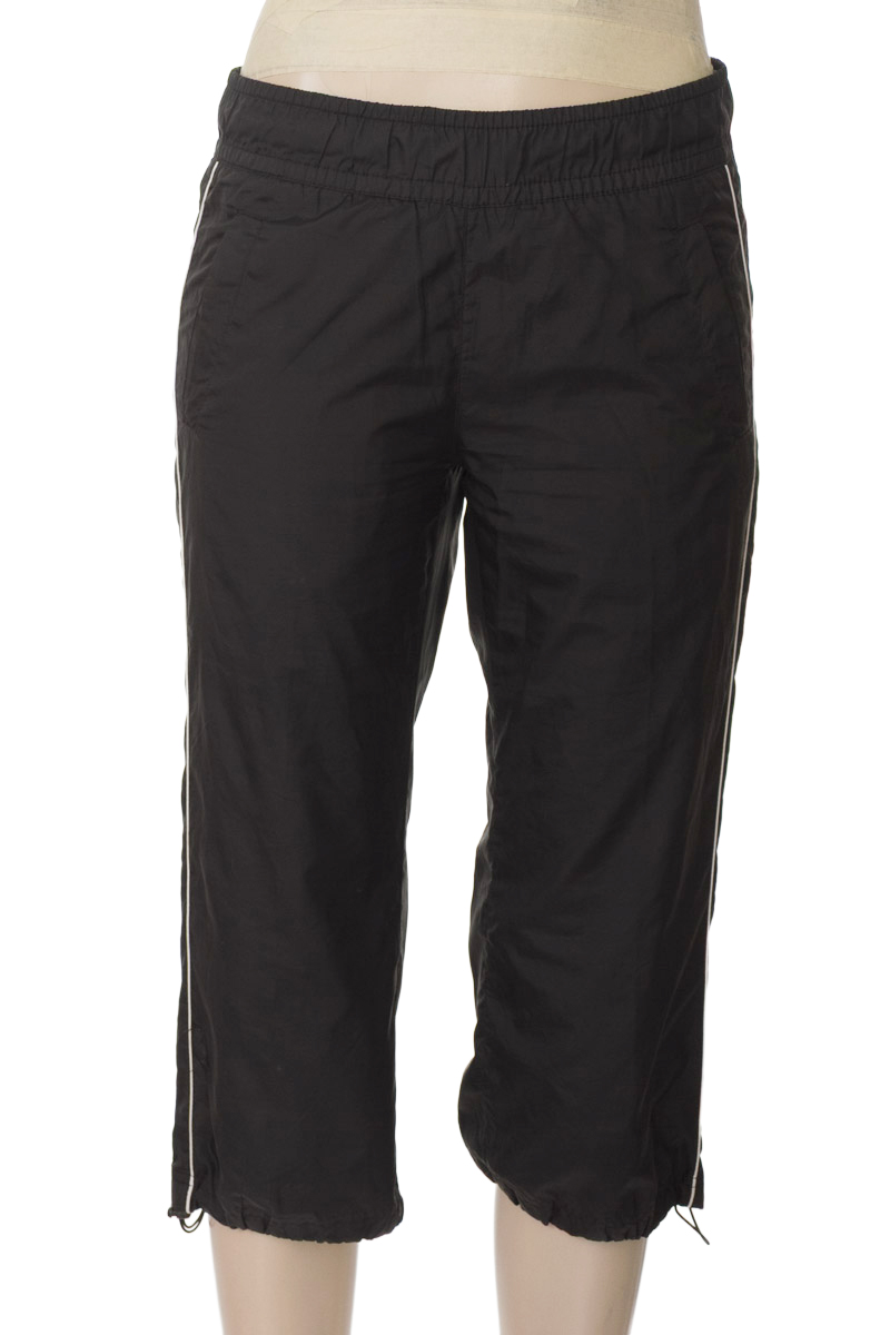 Ropa Deportiva / Salida de Baño color Negro - Nike