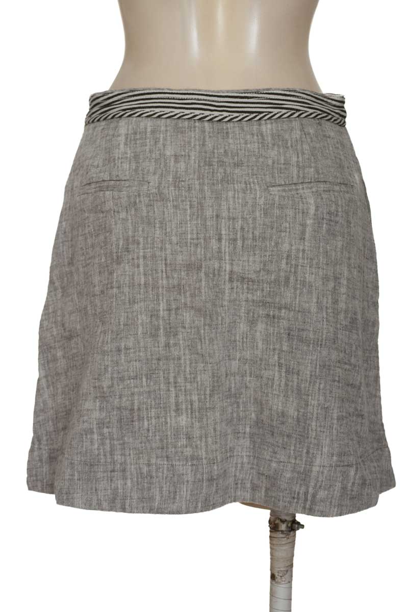 Falda color Gris - Closeando