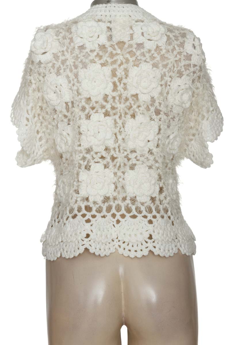 Sweater color Blanco - Closeando