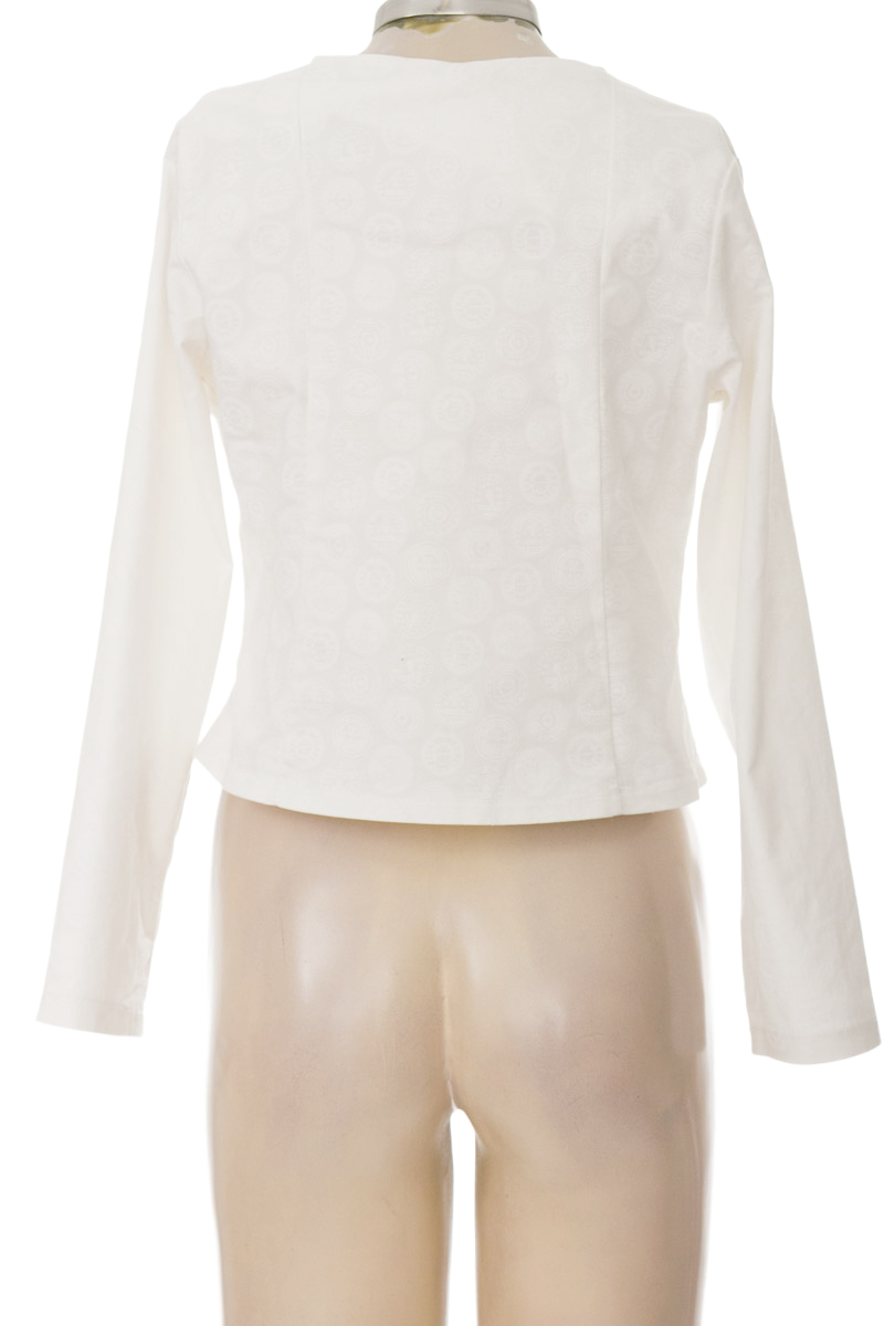 Chaqueta / Abrigo color Blanco - Closeando