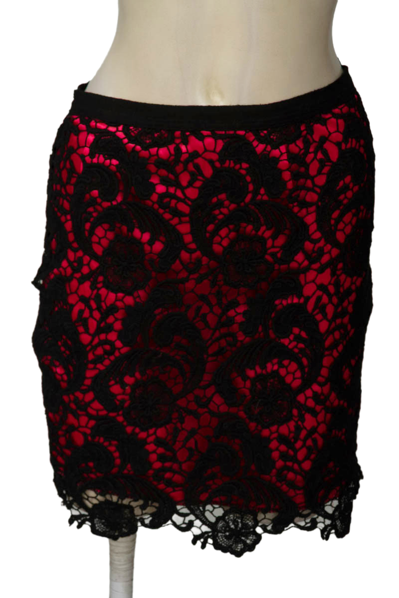 Falda color Rojo - Closeando