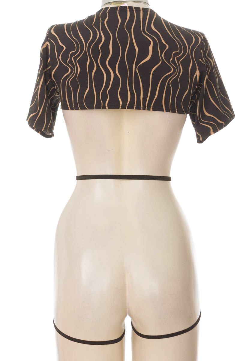 Top / Camiseta color Negro - La Boutique