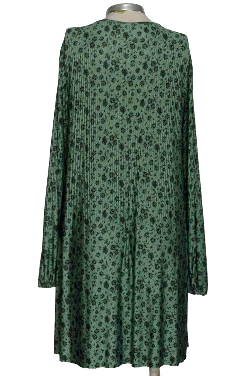 Vestido / Enterizo color Verde - Stradivarius