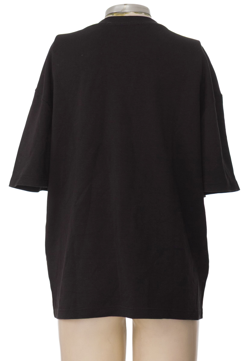 Top / Camiseta color Negro - Zara