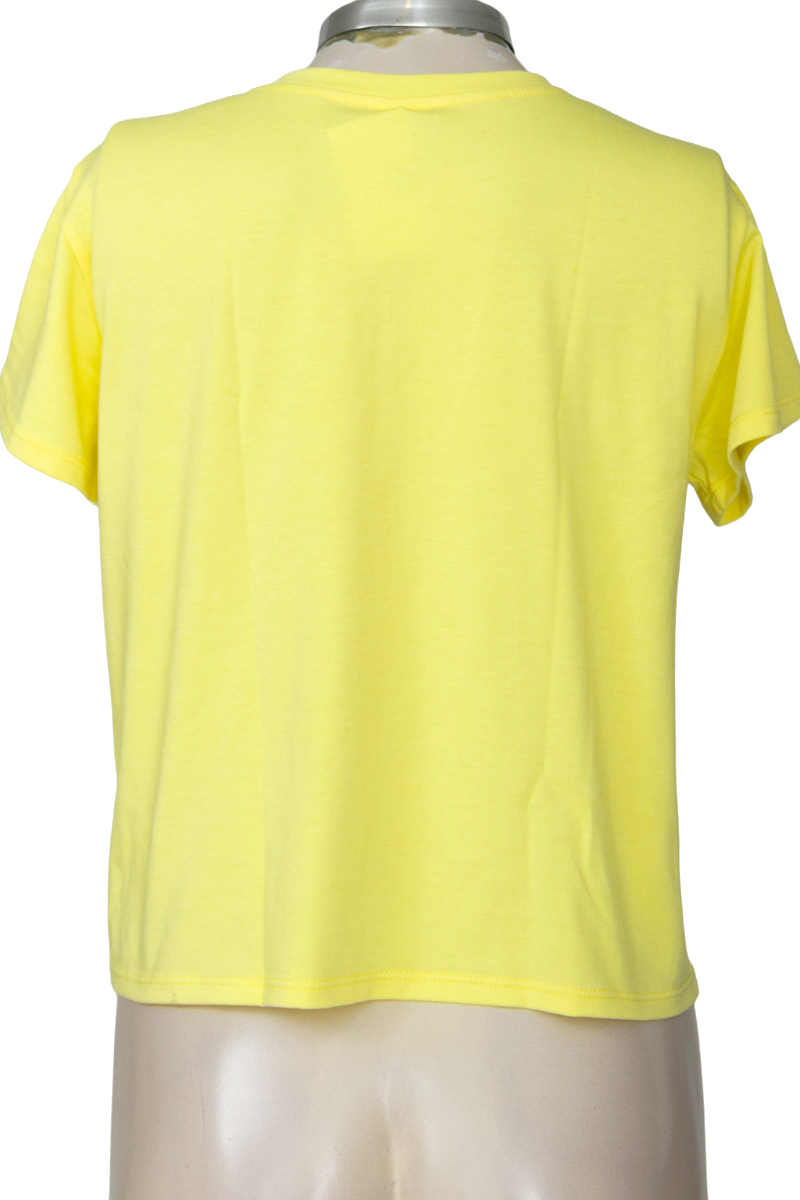 Top / Camiseta color Amarillo - Closeando