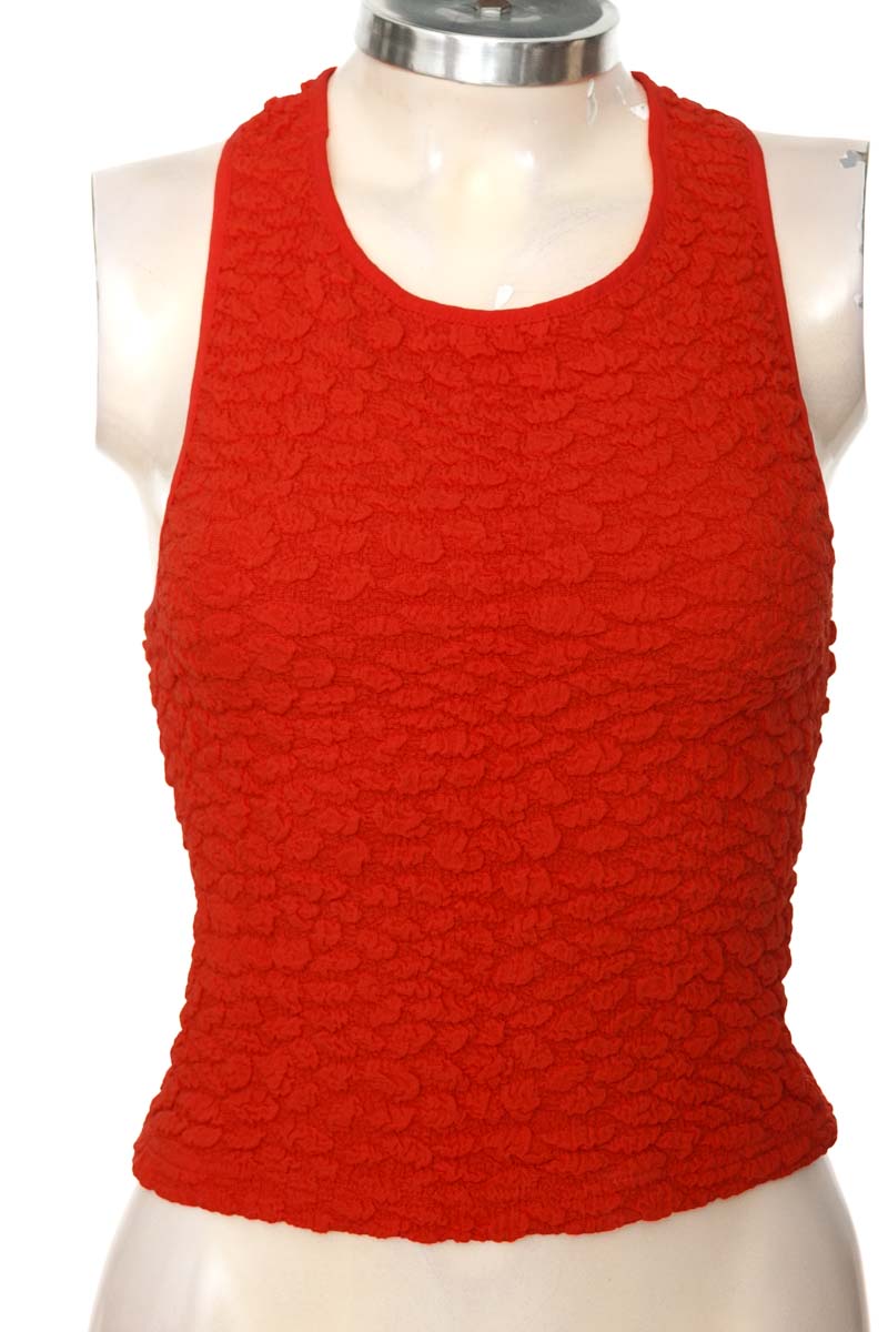 Top / Camiseta color Rojo - ANTHROPOLOGIE