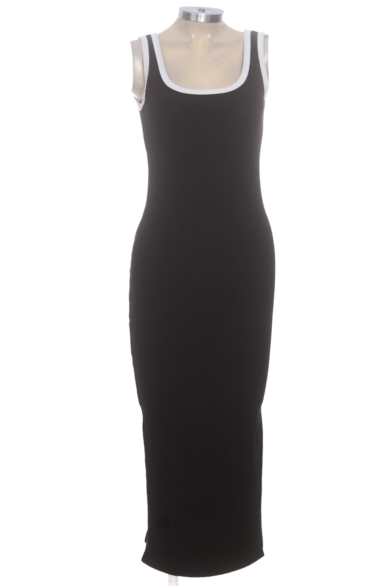 Vestido / Enterizo color Negro - Closeando