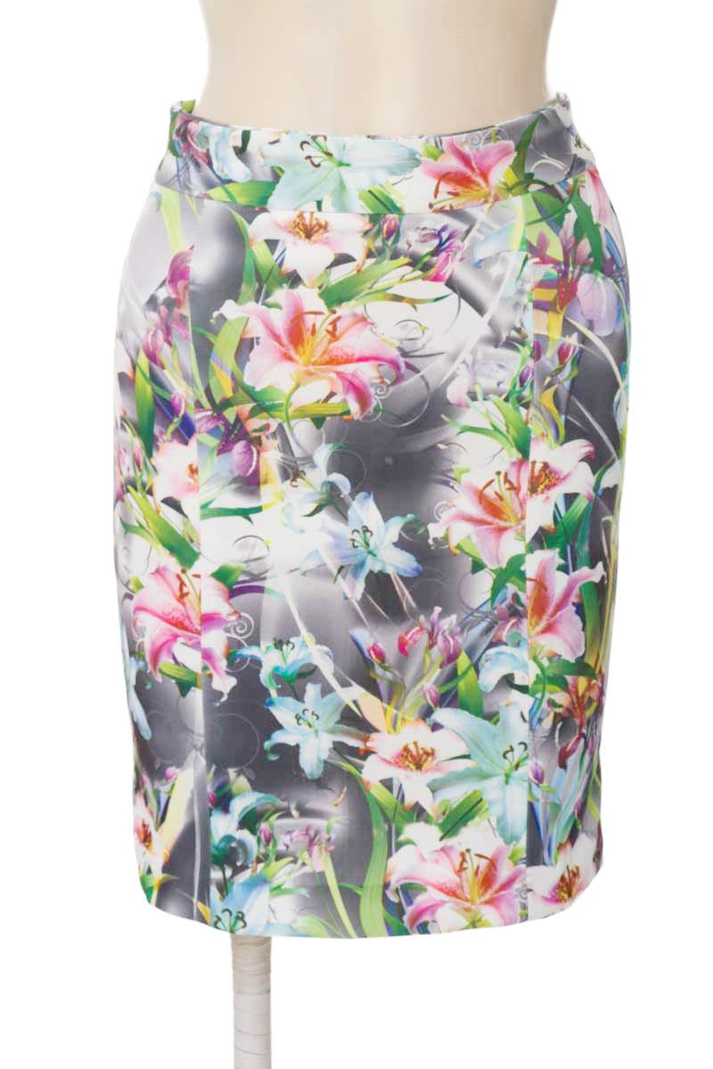 Falda color Gris - Closeando