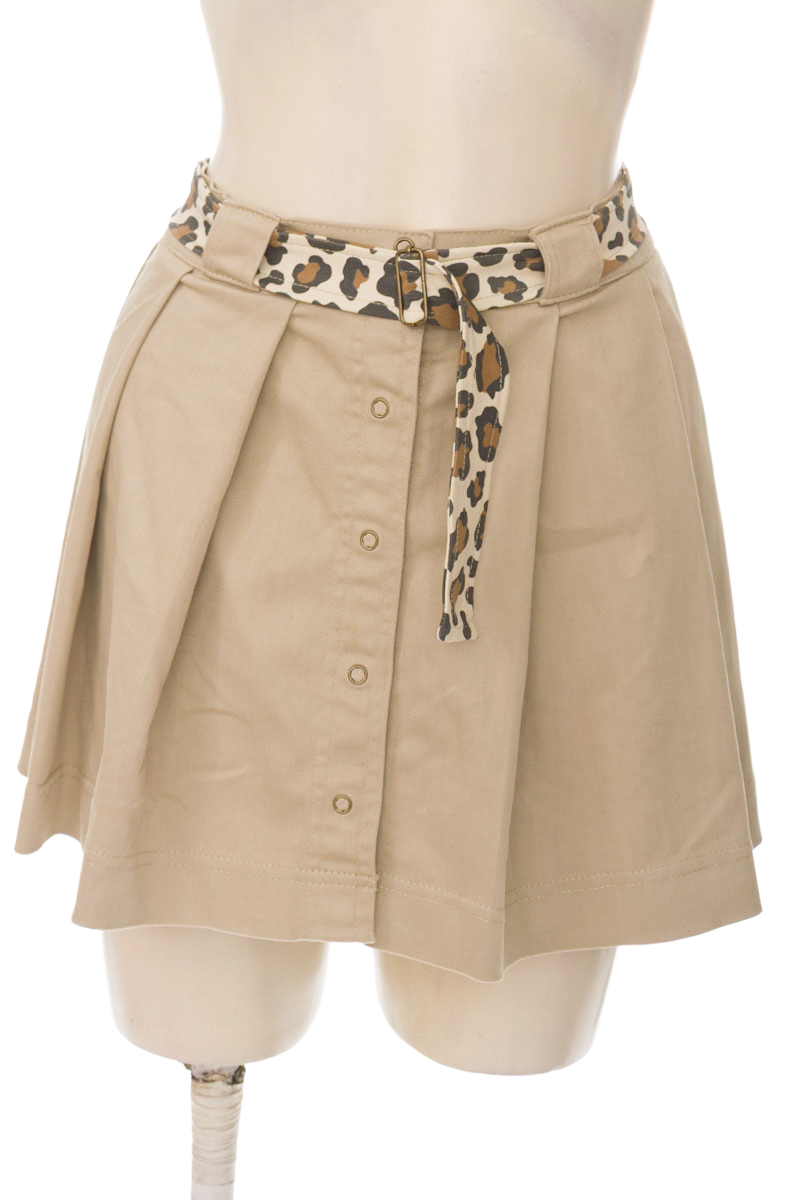Falda color Beige - Closeando