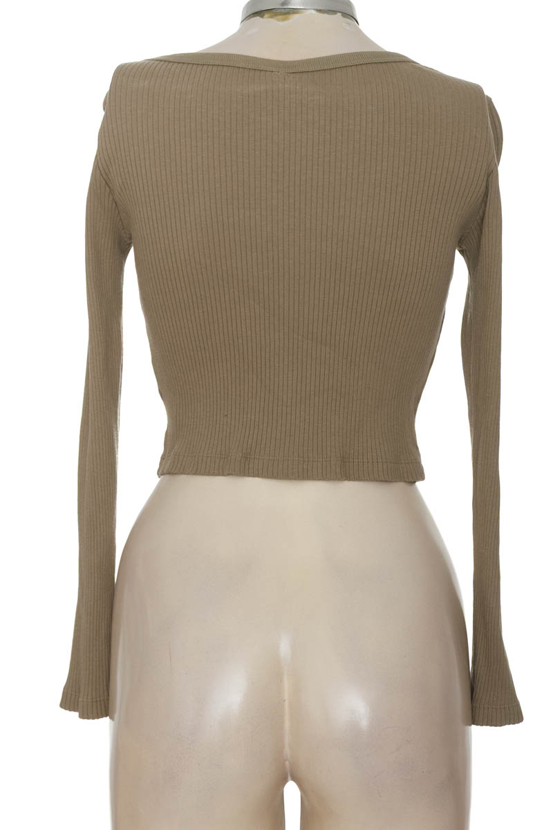 Top / Camiseta color Verde - UNIQLO