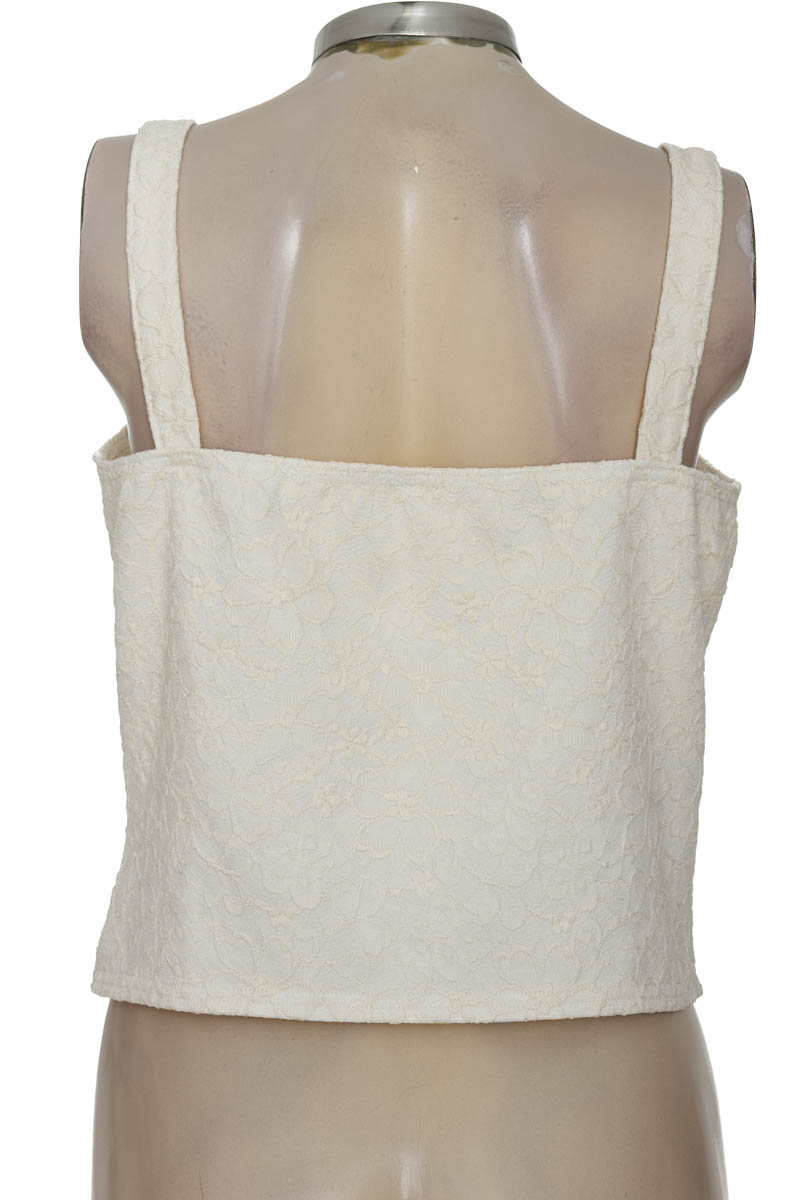 Top / Camiseta color Beige - Closeando