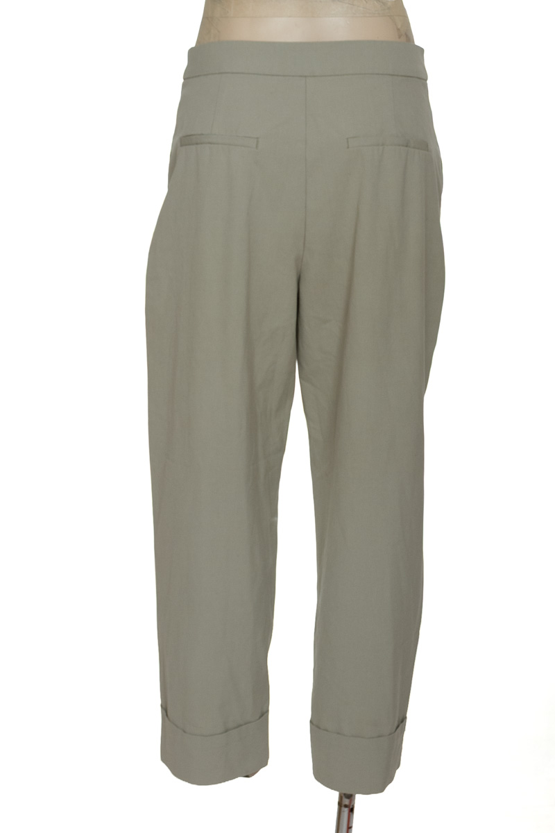 Pantalones color Verde - Zara