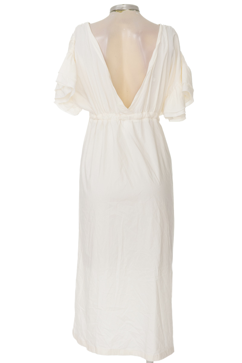 Vestido / Enterizo color Beige - Closeando