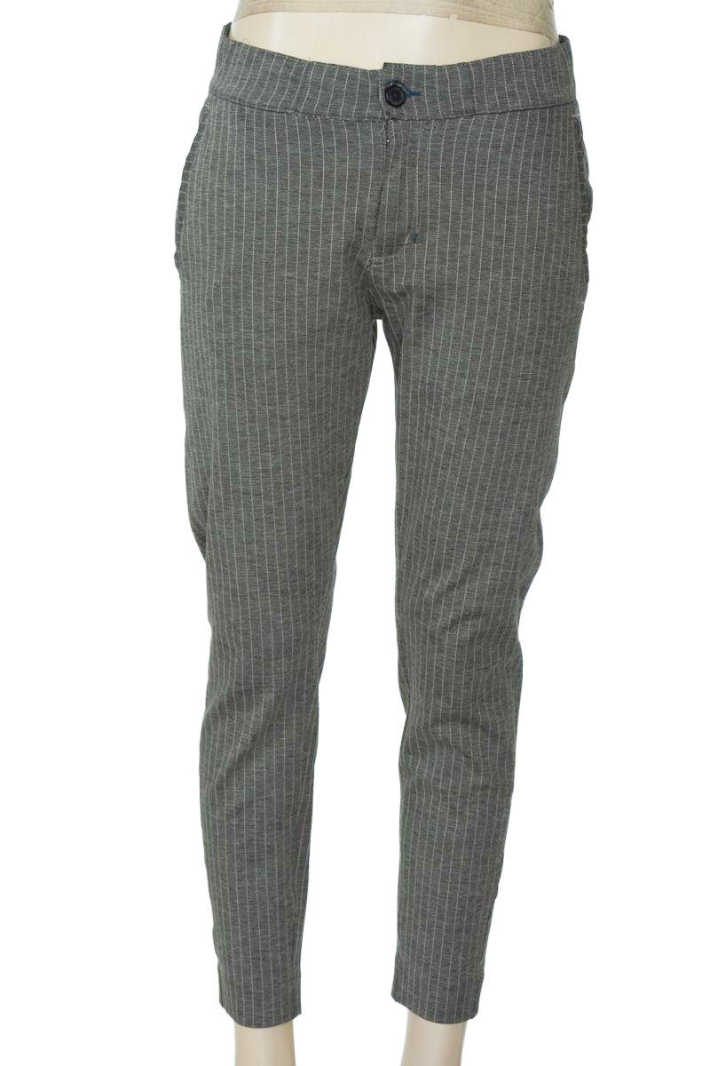 Pantalón color Gris - Closeando