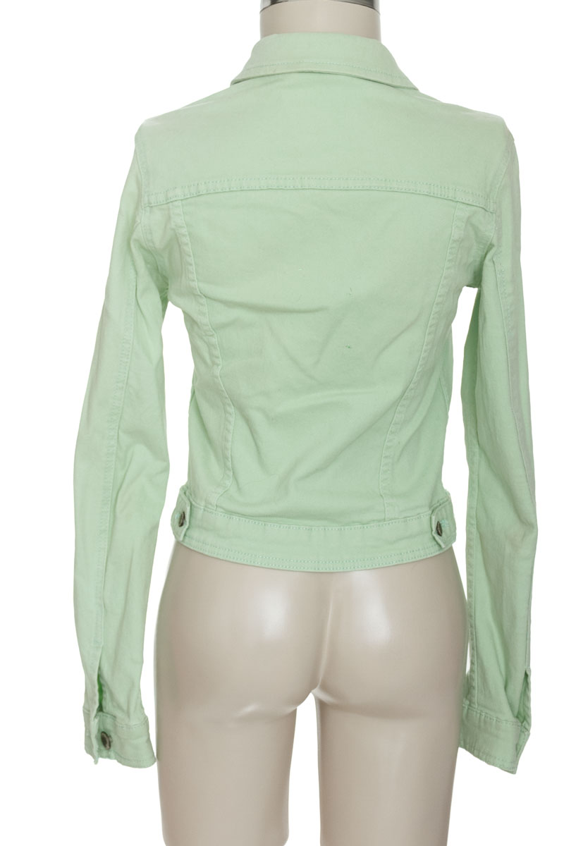 Chaqueta / Abrigo color Verde - Colours