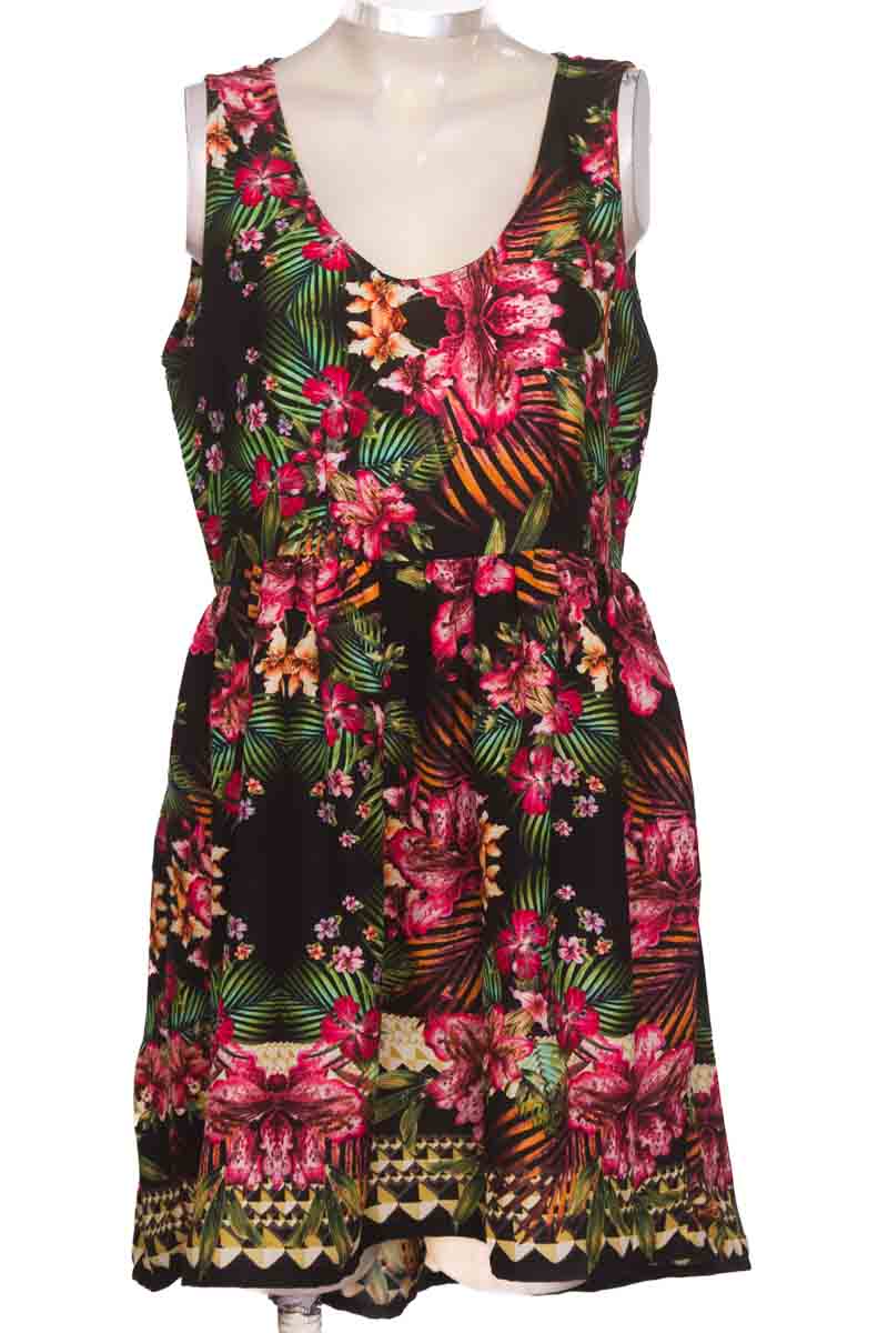 Vestido / Enterizo color Negro - Closeando