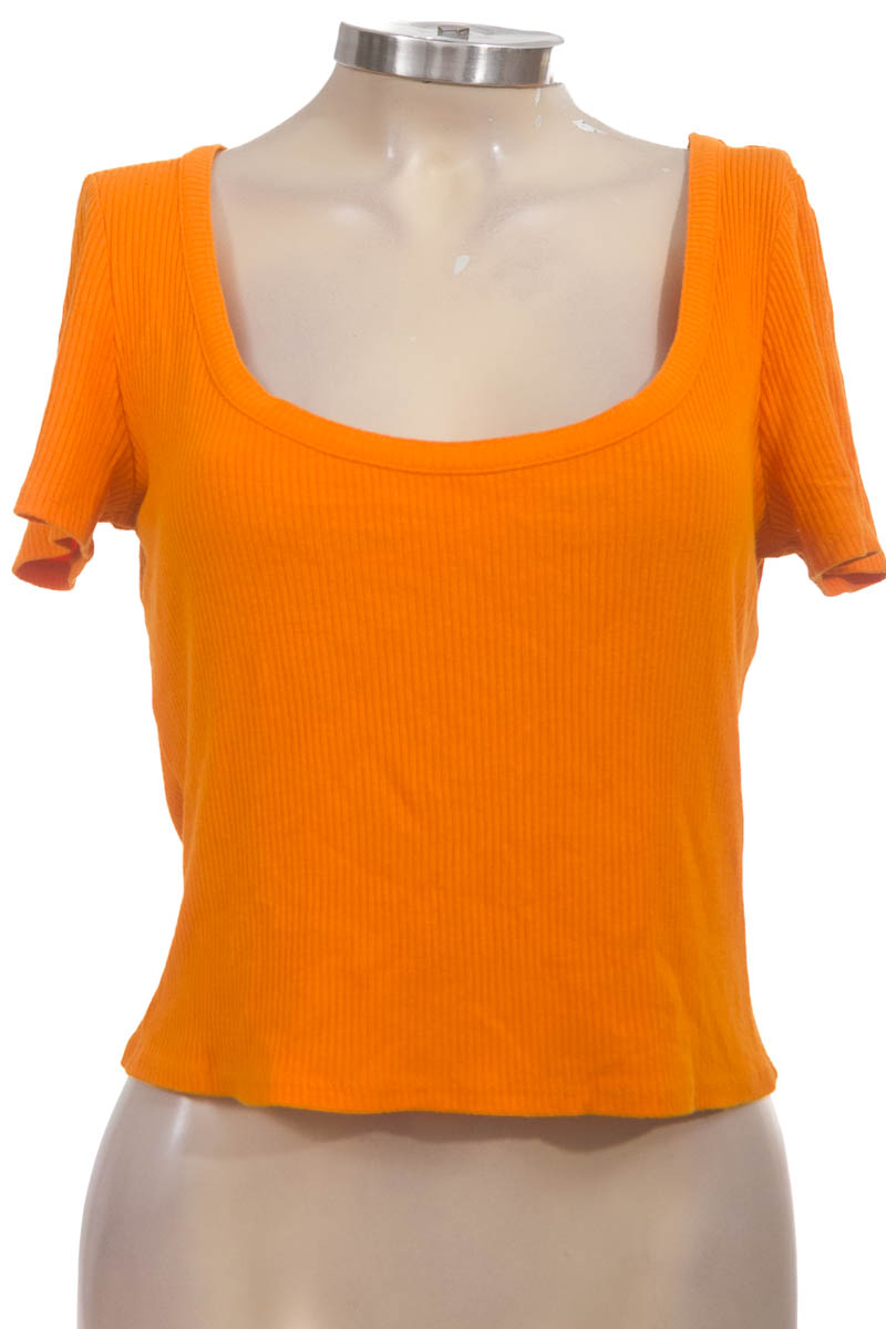 Top / Camiseta color Naranja - Zara