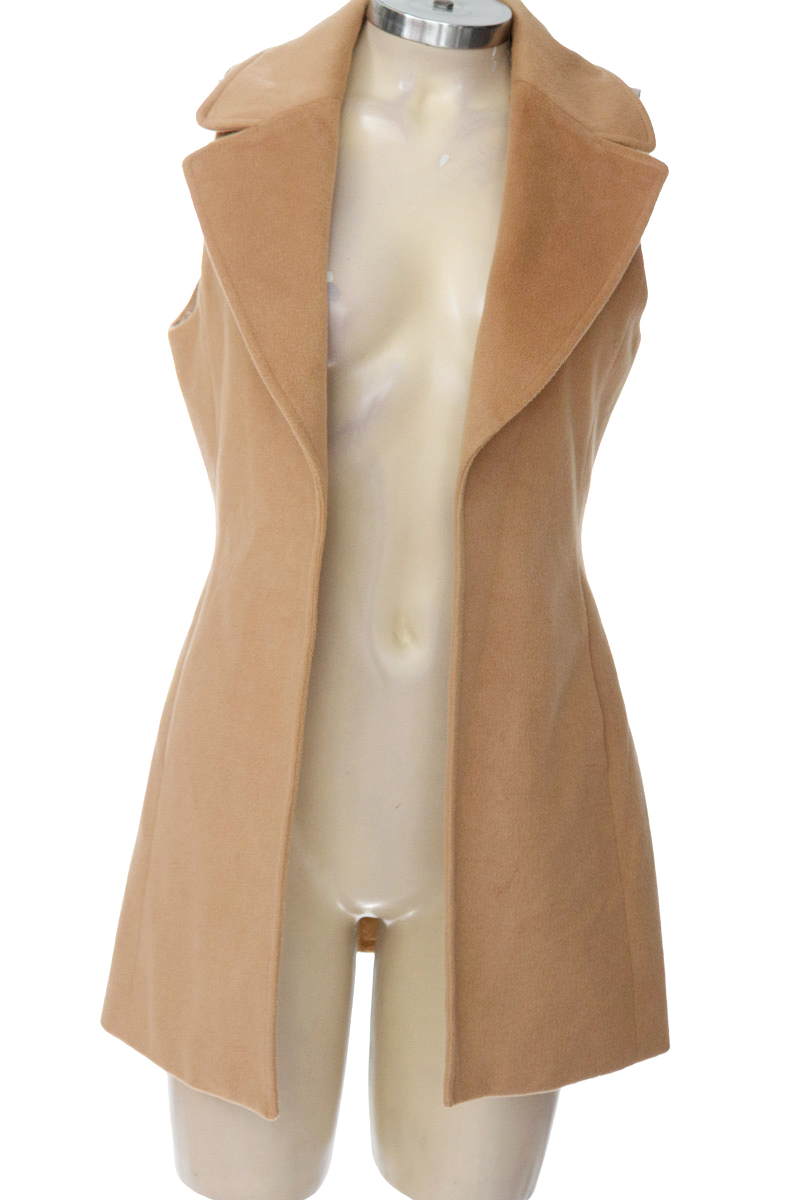 Chaqueta / Abrigo color Beige - Studio F