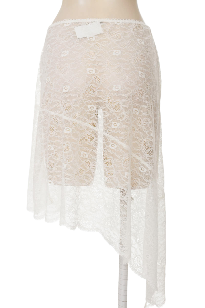 Ropa Deportiva / Salida de Baño color Blanco - Closeando