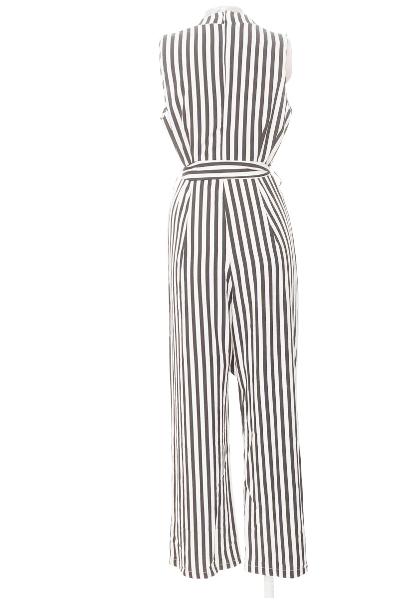 Vestido / Enterizo color Negro - Closeando