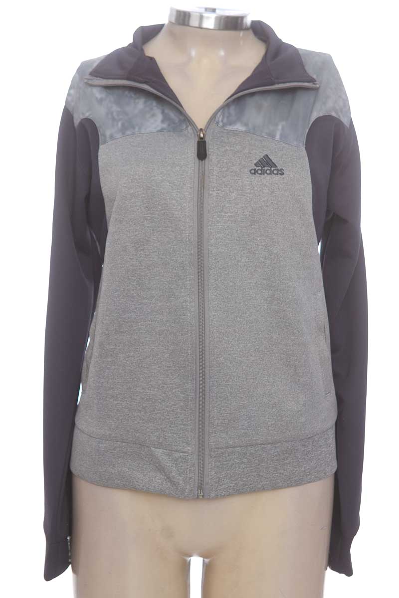 Ropa Deportiva / Salida de Baño color Gris - Adidas