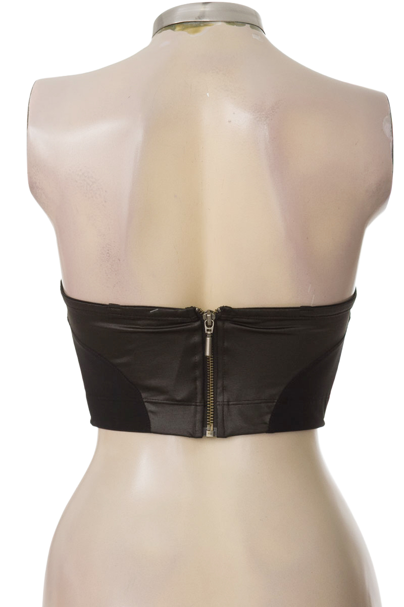 Top / Camiseta color Negro - Insolenzia