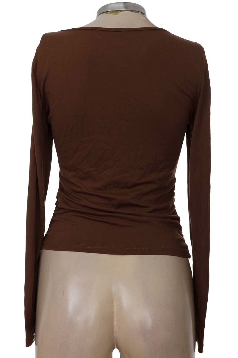 Top / Camiseta color Café - Closeando