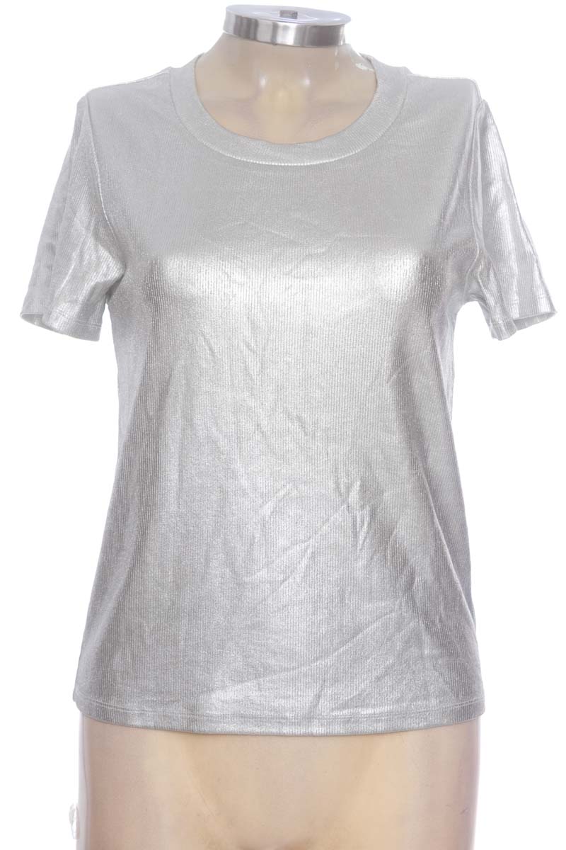 Top / Camiseta color Plateado - Basement