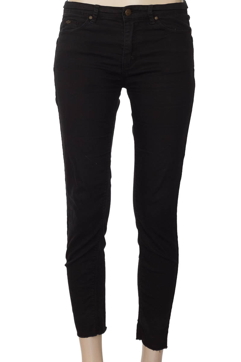 Pantalones color Negro - Stradivarius